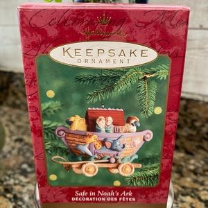 🆕🎄 HALLMARK “SAFE IN NOAH’S ARK“ KEEPSAKE ORNAMENT. RARE & RETIRED! NEW IN BOX!